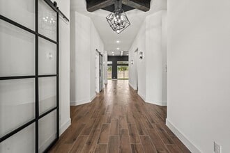 Building Photo - 3607 Wellborn Dr