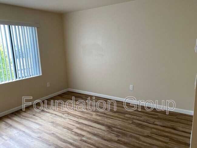 Foto del edificio - 400 10th Ave