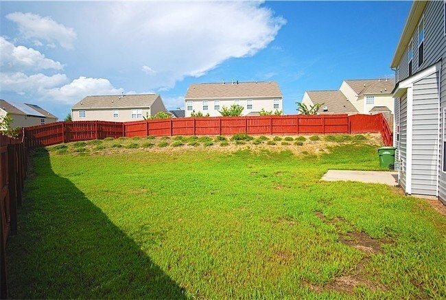 Building Photo - 716 Sequoia Ridge Dr