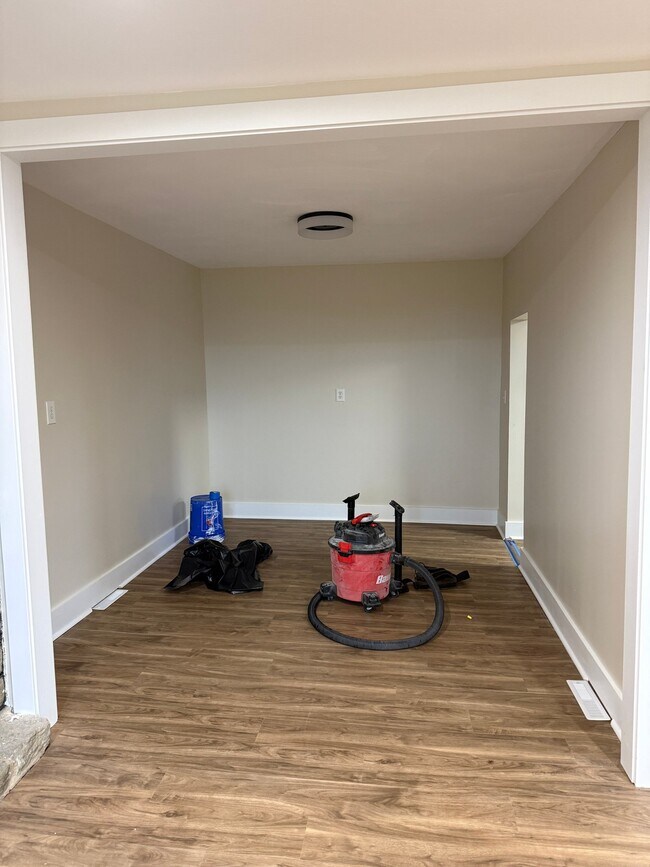 Building Photo - 305 Crusher Way