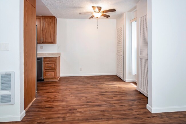 Foto del edificio - Charming Condo for Rent in Goleta!