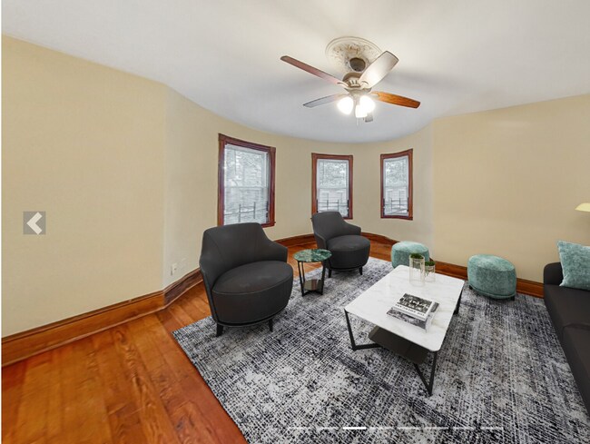 Foto del edificio - 1526 Tremont St