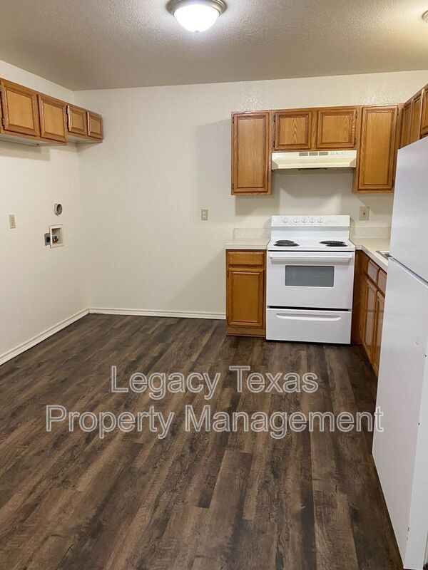 Building Photo - 1110 Williams Ave