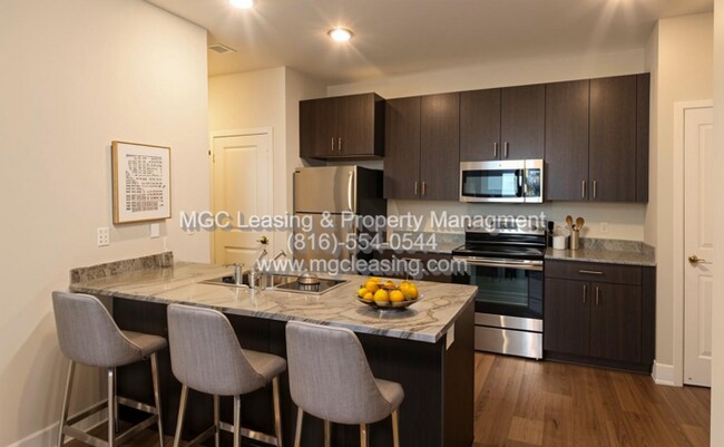 Building Photo - 1 Bedroom Luxury Apartment in the Northland of KCMO