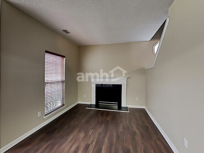 Foto del edificio - 1701 Colin Creek Ln