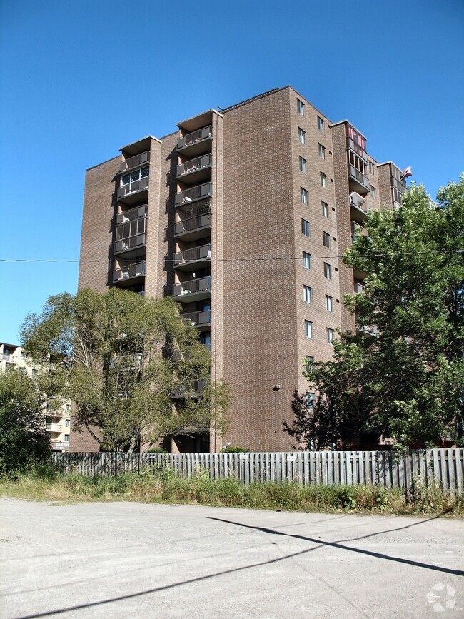 West corner - Campbell Place Apartments