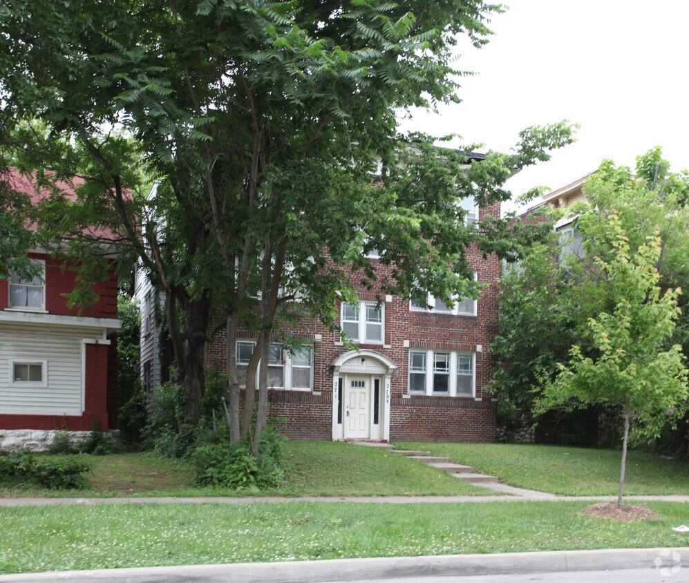 Foto del edificio - 2708-2710 Benton Blvd