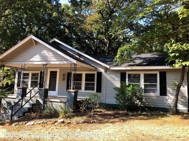 Building Photo - 3 br, 1 bath House - 249 Old Six Mile Rd
