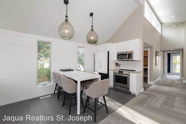 Foto del edificio - 2 br, 3 bath House - 550 Williams Street