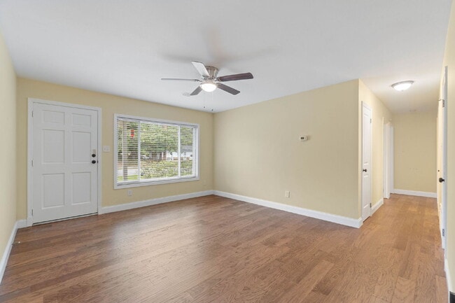 Foto del edificio - 234 Holmes Blvd NW