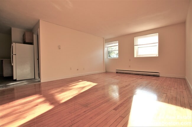 Building Photo - 10 Armington St