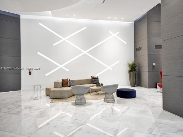 Foto del edificio - 3300 NE 192 St