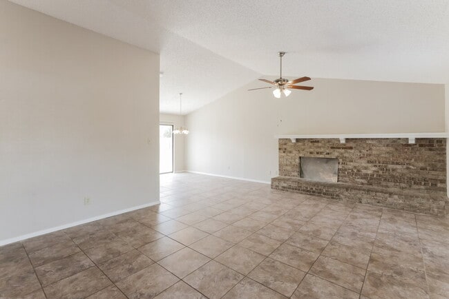 Building Photo - 2637 Remmington Dr
