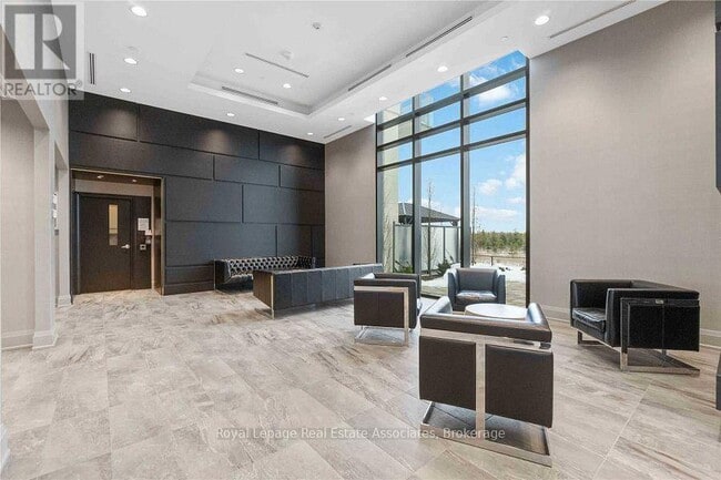 Photo du bâtiment - 65 Yorkland Blvd