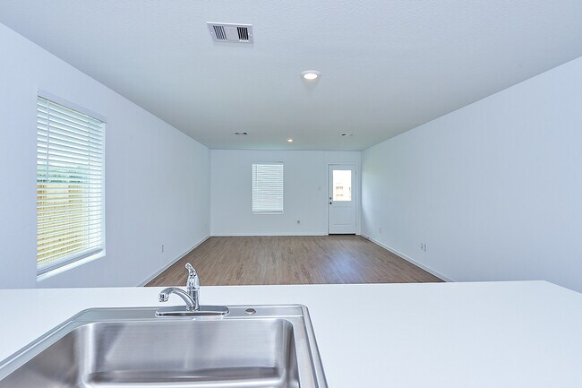 Building Photo - 18526 Tre Croci Dr