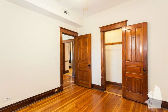 Foto del edificio - 1405 W Belden Ave