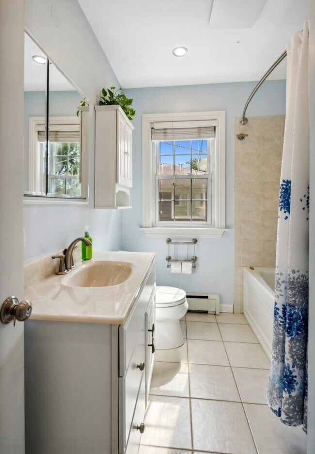 bathroom - 805 Pershing Ave