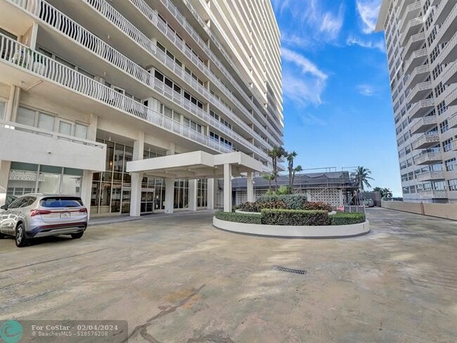 Building Photo - 4020 Galt Ocean Dr