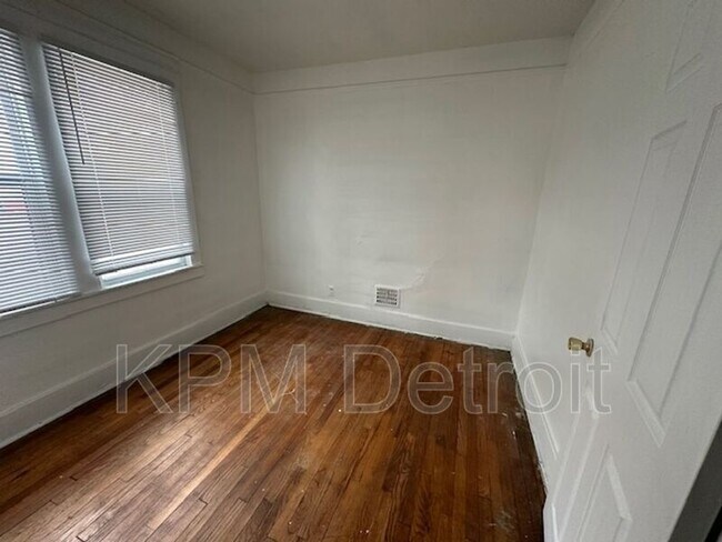 Foto del edificio - 9919 Woodside St