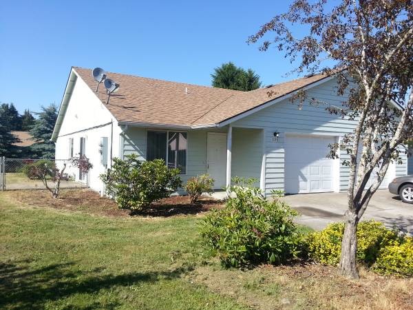 Front - 395 Shamrock St
