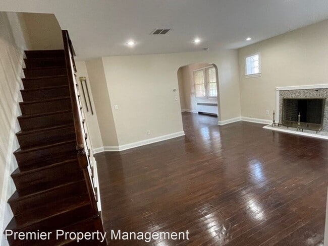 Building Photo - 3 br, 2.5 bath House - 5209 Walther Avenue