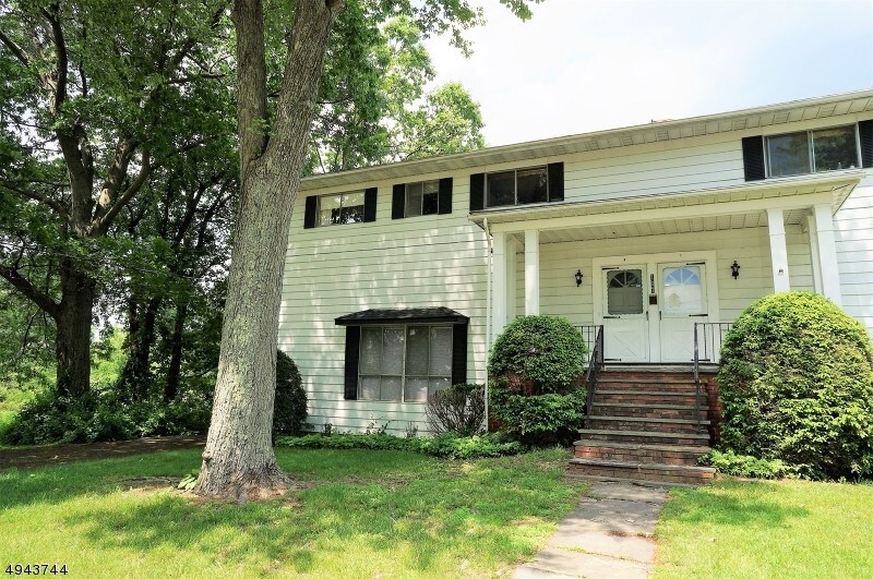 Primary Photo - 107 N Shore Point