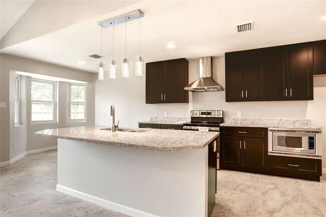 Foto del edificio - 327 Gentilly Dr