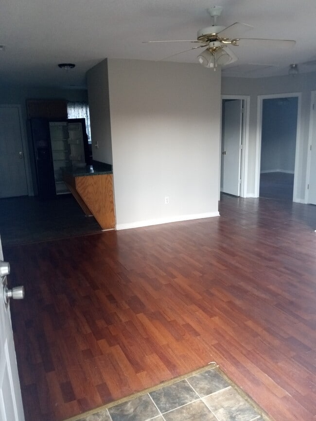 Building Photo - 203 Belle Ter