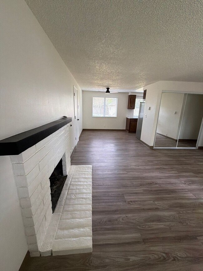 Foto del edificio - 1040 Lamplite Ln