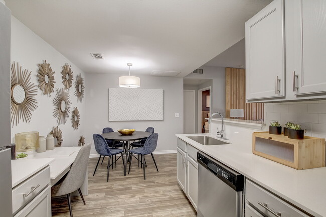 Building Photo - Oasis at Plum Creek Apartments