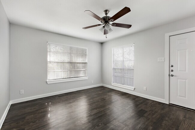 Building Photo - 6205 Hyside