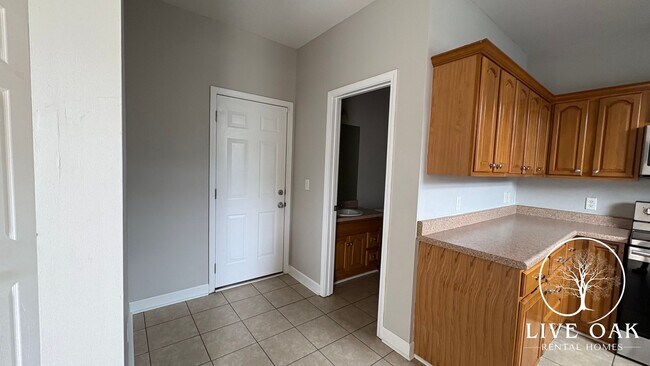 Foto del edificio - FALL MOVE-IN SPECIAL: $500 OFF 1st MONTH'S...