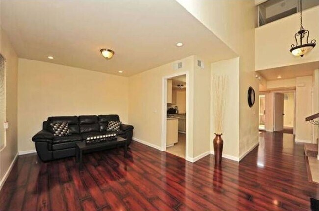 Foto del edificio - Spacious and Bright Escondido Home