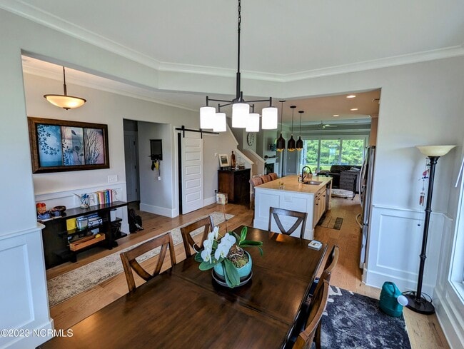 Building Photo - 330 Summerhouse Dr