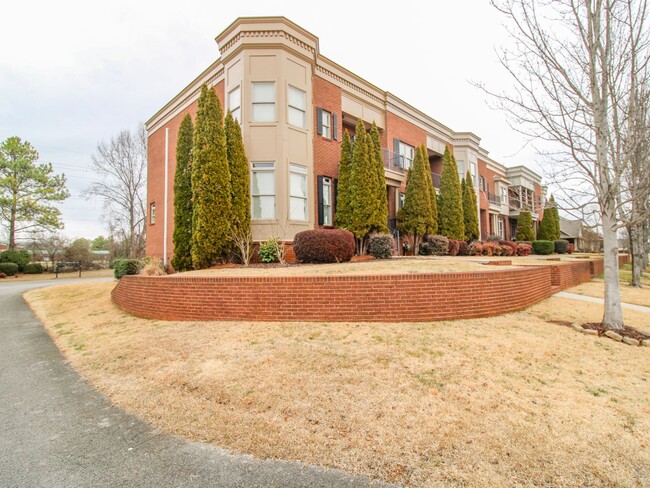 Building Photo - Midtown Park Townhome available!