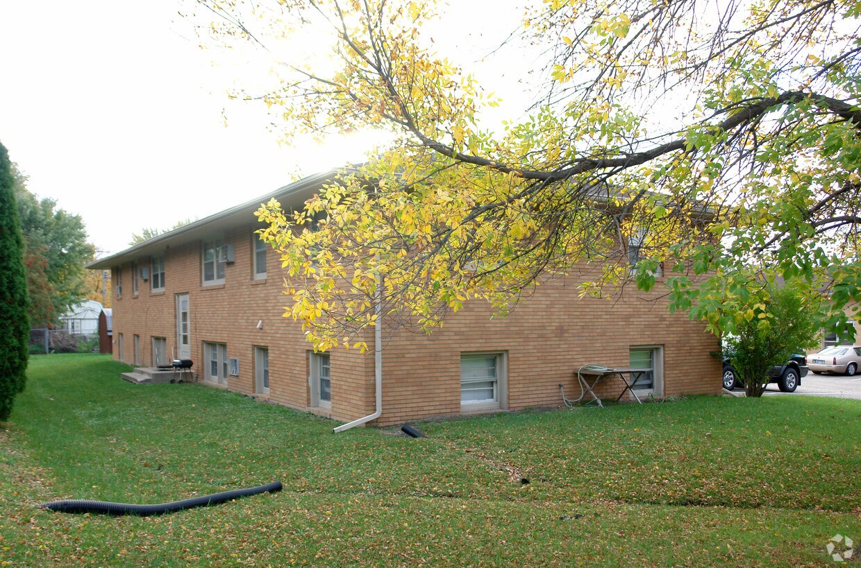 Foto del edificio - 3600-3608 Maryland Ave N