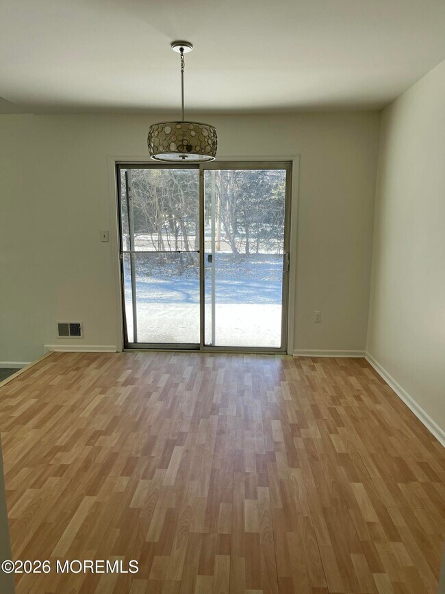 Foto del edificio - 65 Oak Ln