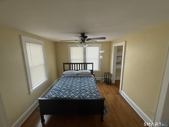 Foto del edificio - 75 Birdsey Ave