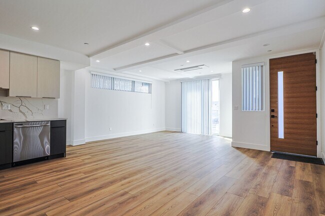 Foto del edificio - 1700 S Redondo Blvd