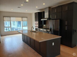 Building Photo - 139 W Live Oak Ave