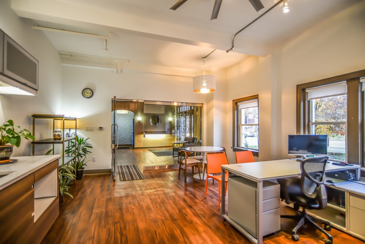 Foto principal - 303 Cleaver II Blvd