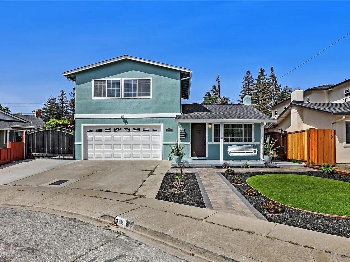 Primary Photo - BEAUTIFUL HOME IN SANTA CLARA