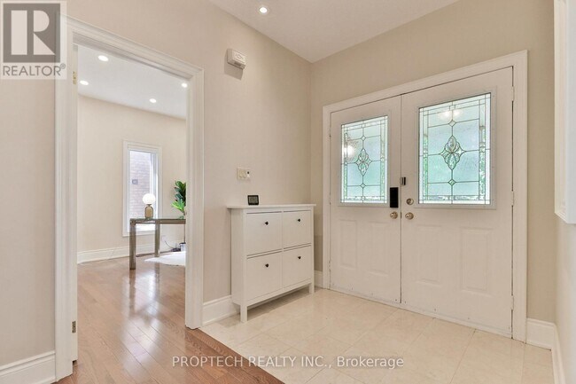 Building Photo - 829 Quantra Crescent