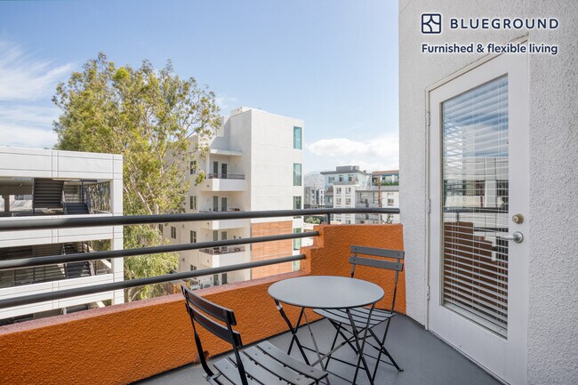 Foto del edificio - 5225 Blakeslee Ave
