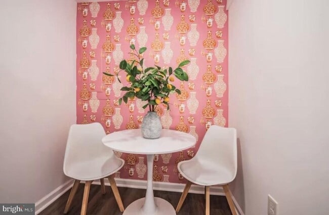 Building Photo - 756 19th St NE