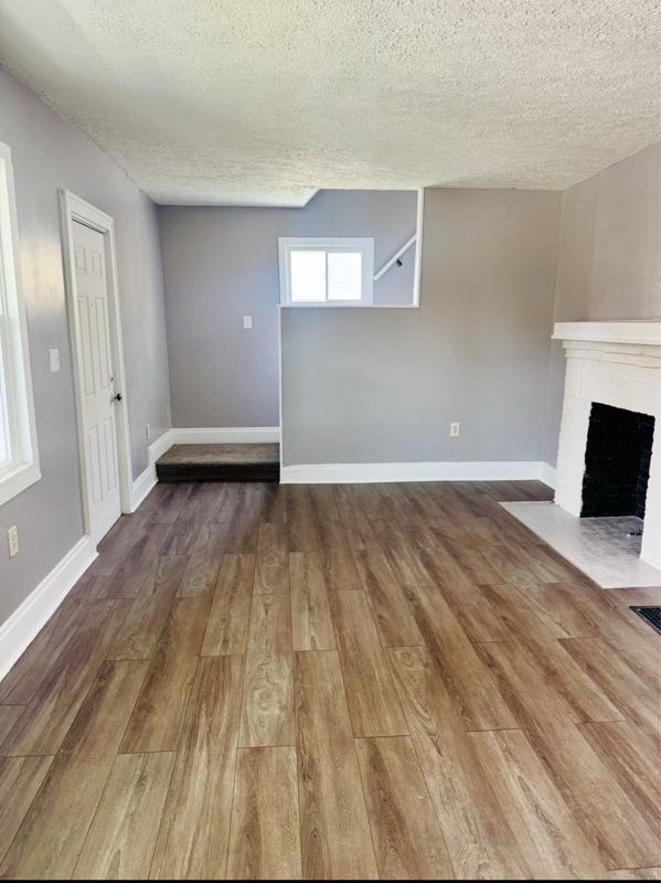 Building Photo - 1066 E 12th Ave