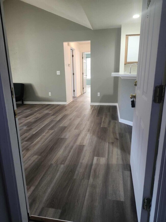 Foto del edificio - 1367 Millbrook Trail