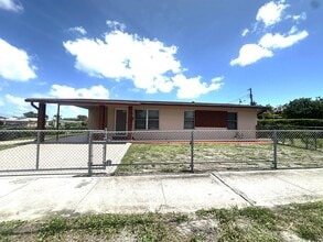 Building Photo - 3500 Lake Ave