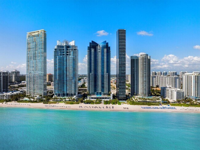 Foto del edificio - 17121 Collins Ave