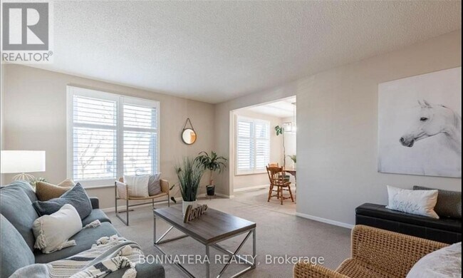 Photo du bâtiment - 50 Cedardale Ave